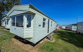 Caravan By The Sea At California Cliffs Holiday Park In Norfolk Ref 50014B