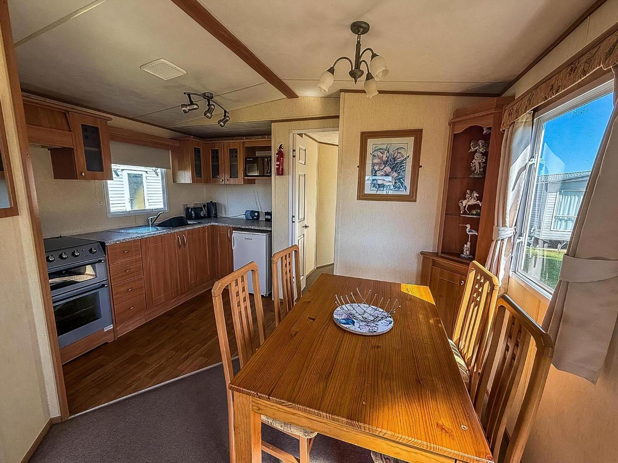 Caravan By The Sea At California Cliffs Holiday Park In Norfolk Ref 50014B Great Yarmouth Exterior photo